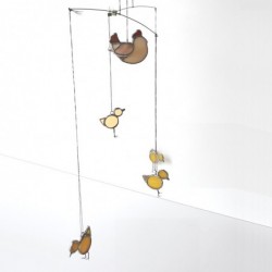 Mère poule avec des poulets